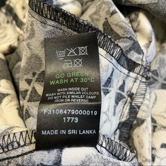 PAPAYA WEEKEND Black Floral Spaghetti Strap Jumpsuit - Size 8 - Picture 8 of 12